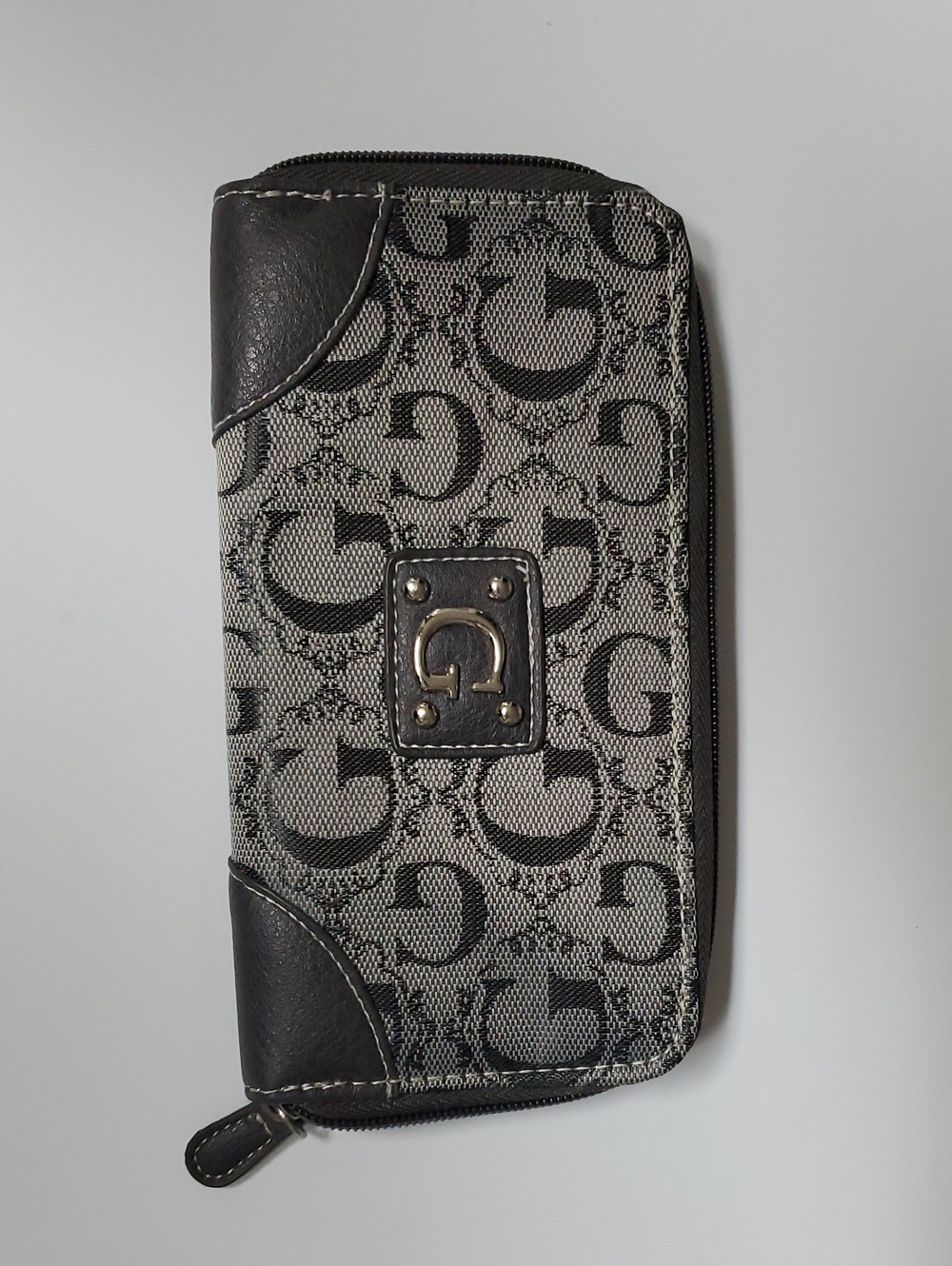 Guess Black and Gray Signature Zip Card Holder